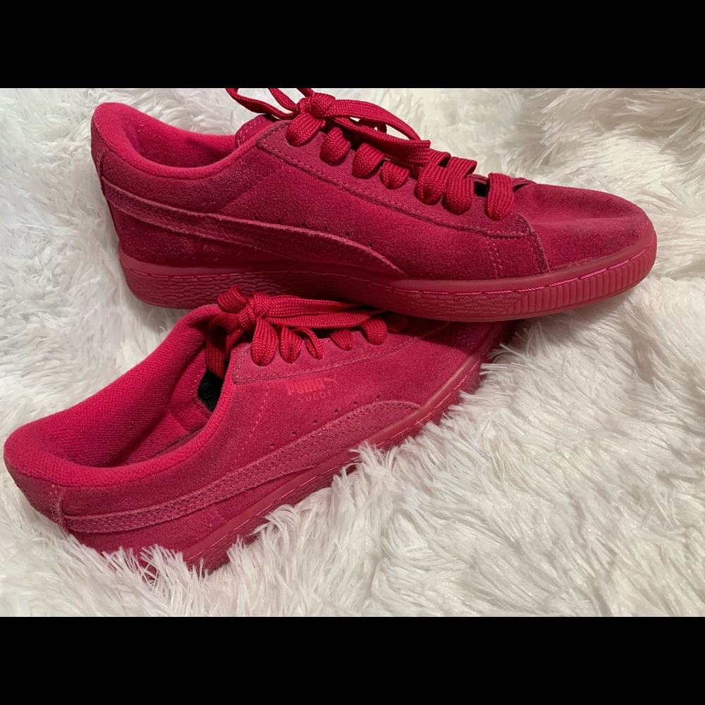 Pink Puma sneaker